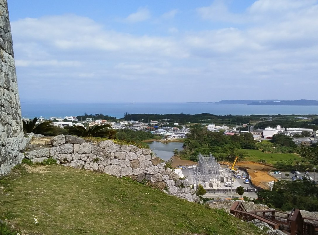 Katsuren Castle Ruins景点图片