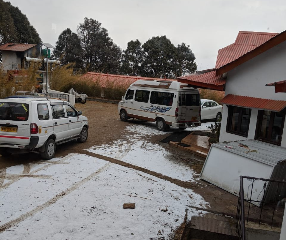 KMVN Tourist Rest House Binsar主图