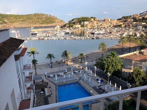 伊甸园酒店主图