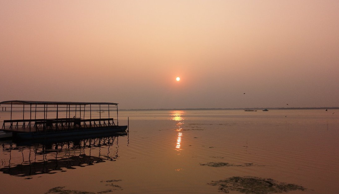 拉尔亚泻湖酒店主图