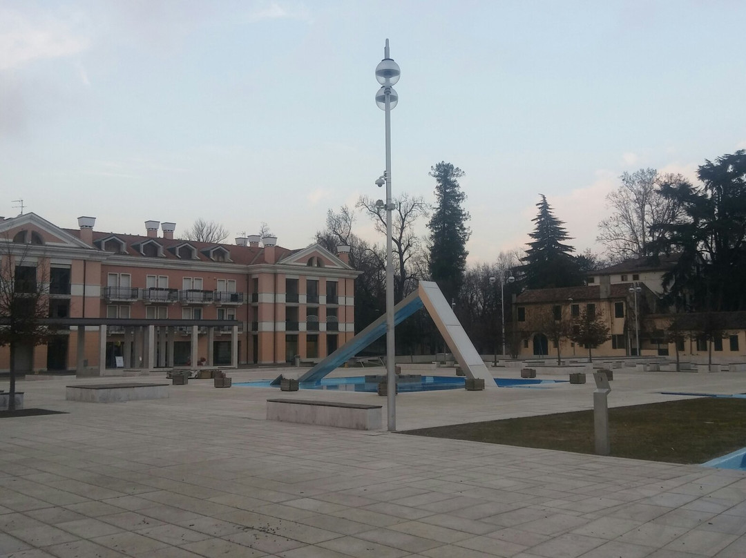 Piazza Europa di Noventa Padovana景点图片