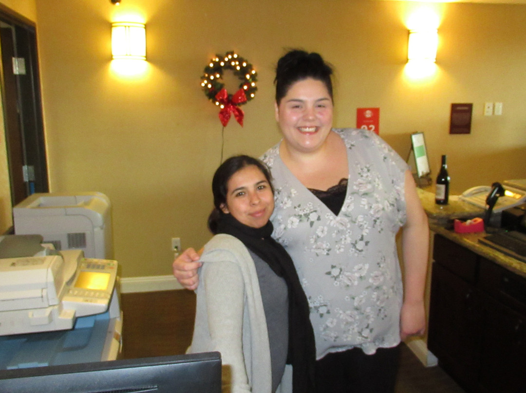 The Oaks Hotel & Suites主图