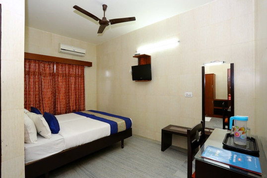 Hotel Thamburu International主图