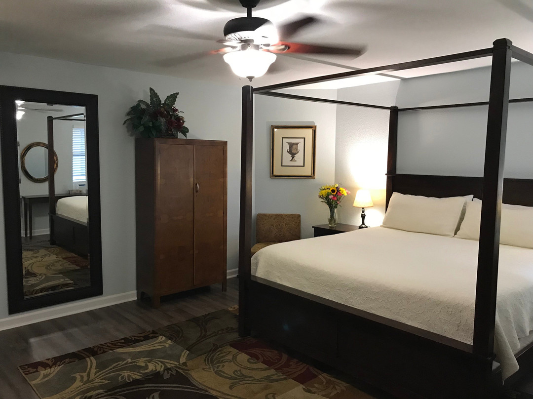 Square Inn & The Legacy Lounge主图