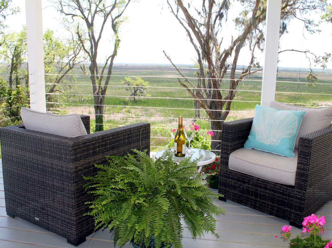 Darien Waterfront Inn - Bed & Breakfast主图