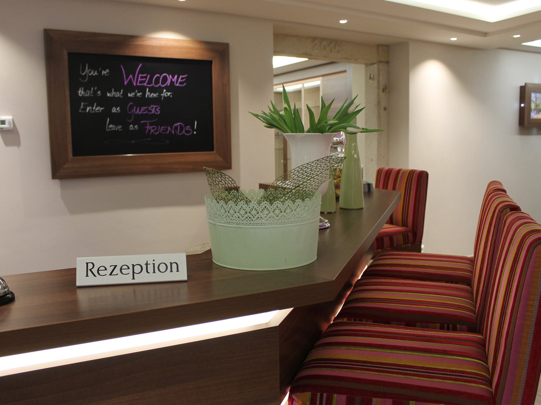 Hotel Number One主图