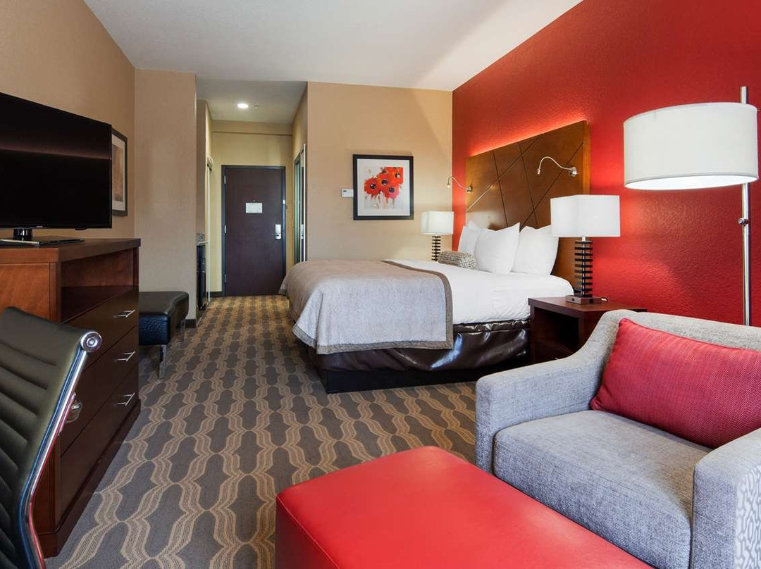 Best Western Plus Fairview Inn & Suites主图