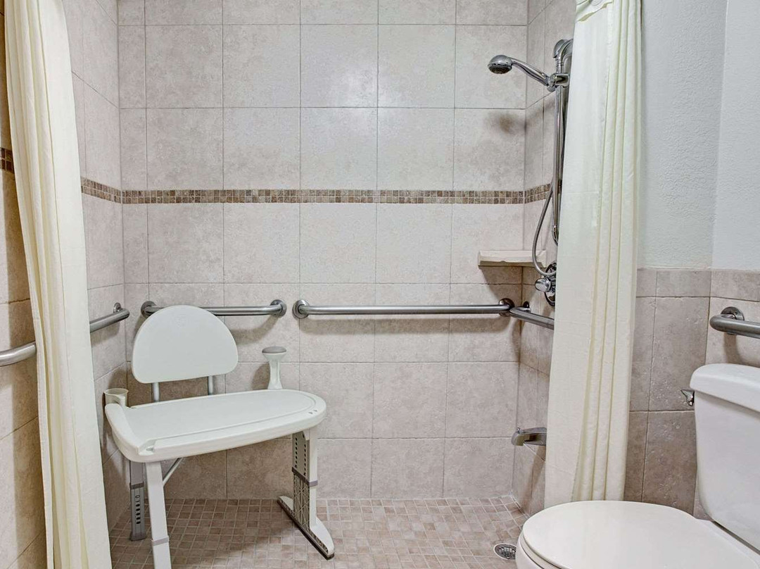 Super 8 by Wyndham Norman主图