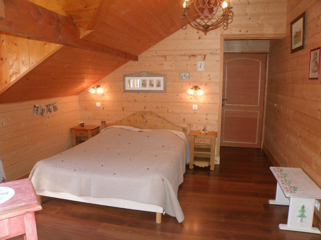Les Chalets De Cathy主图