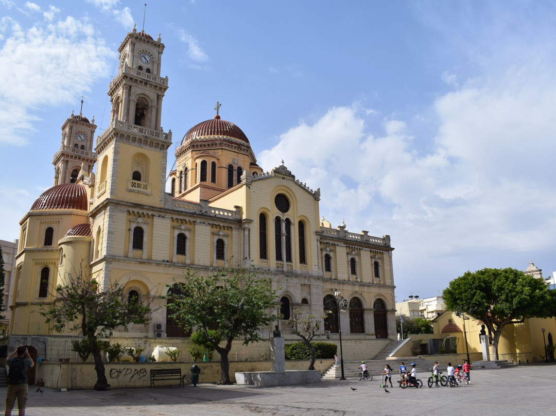 Cathedral of St. Minas景点图片