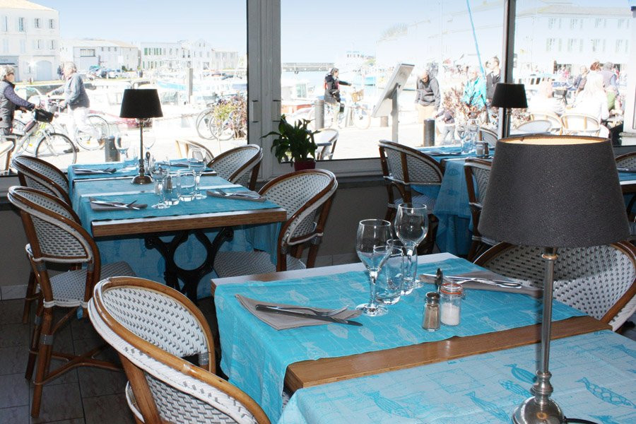 Café, Bar, Restaurant & Crêperie Les Colonnes