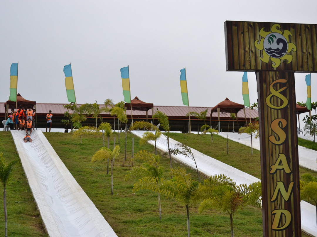 8 Waves Waterpark & Hotel主图