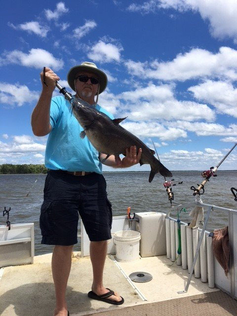 Santee Cooper Fishing Guide景点图片
