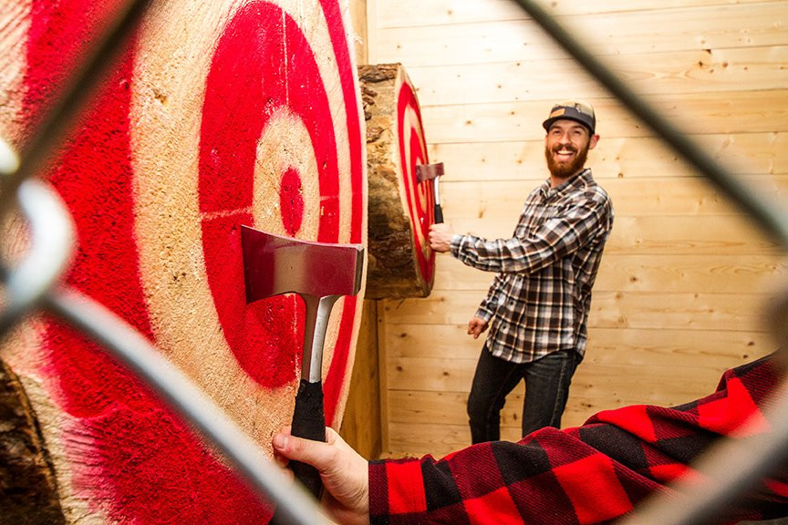 Peak Axe Throwing-雷夫尔斯托克必去景点
