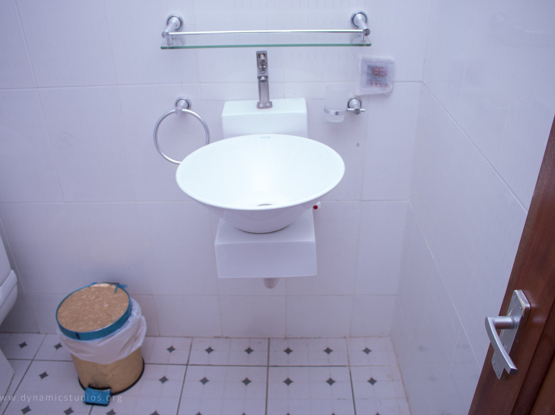 Sheilas Executive Hotel & Lodge主图