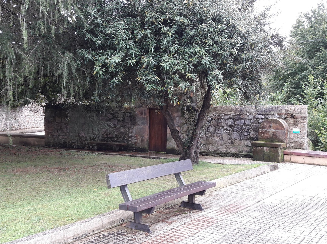 Ayuntamiento de Alfoz de Lloredo景点图片