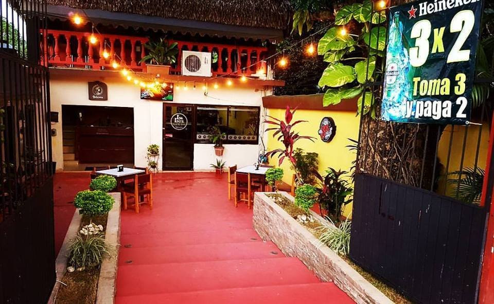 Juan Rodriguez Clara Municipality餐馆和美食-La Luz Food & Drinks Service