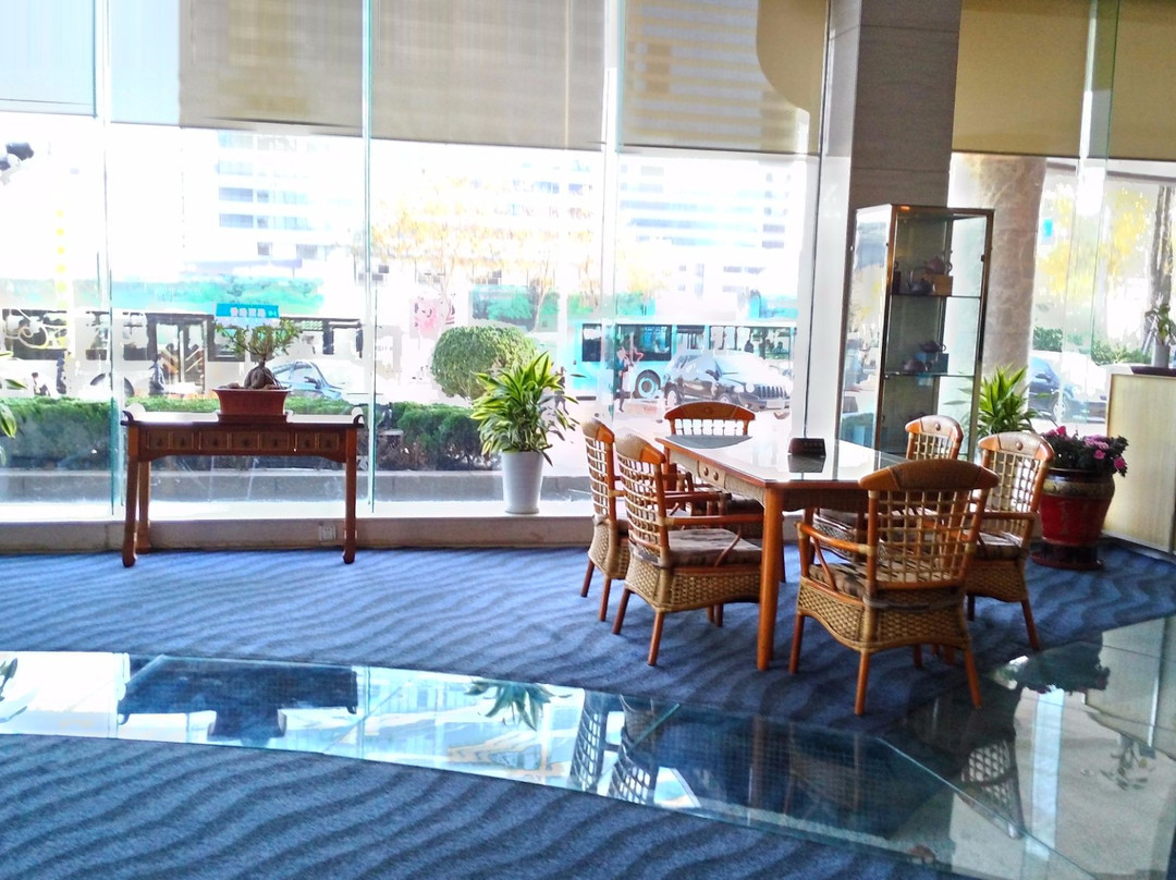 丽天大酒店主图