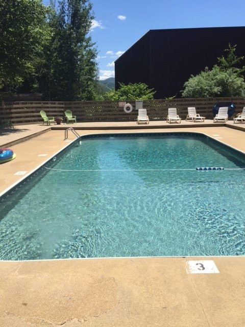 Misty Harbor and Barefoot Beach Resort主图