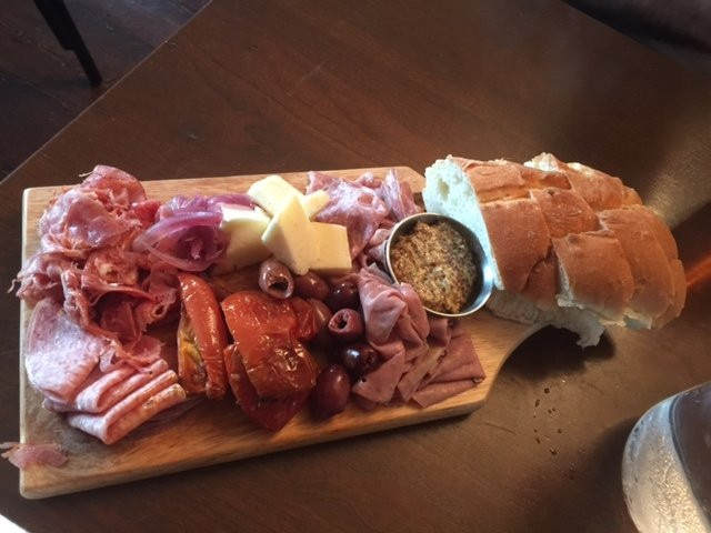 Gardnerville餐馆和美食-Overland Restaurant & Pub