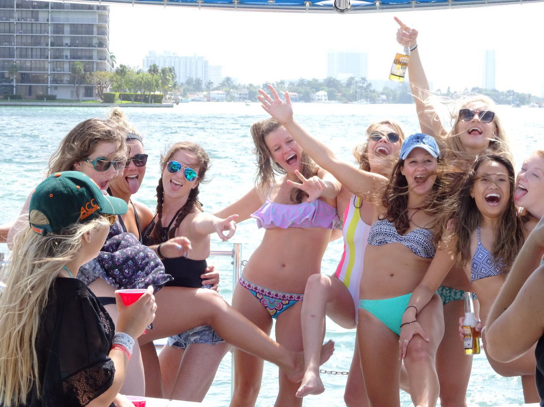 Kustom Charters-劳德代尔堡必去景点