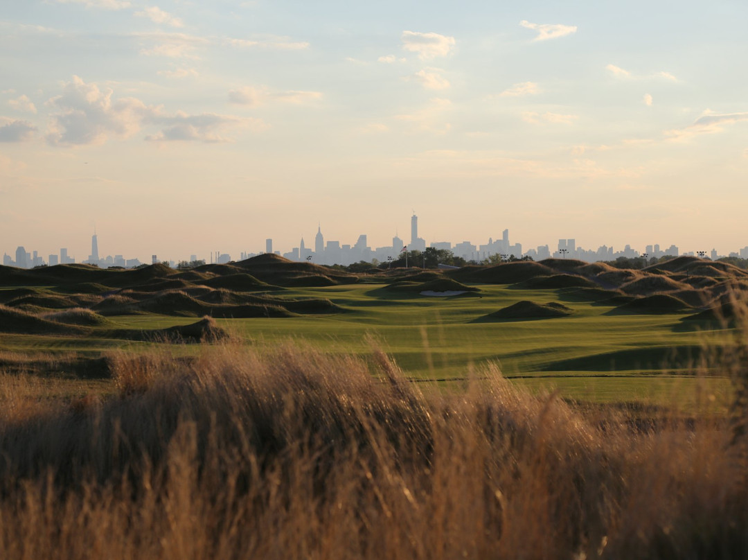 Trump Golf Links at  Ferry Point-布朗克斯必去景点
