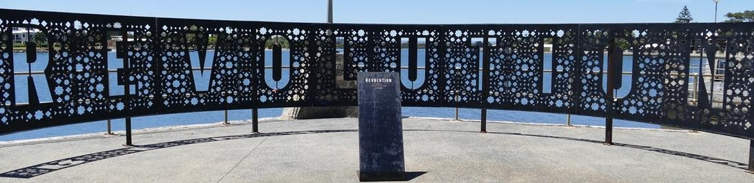 Revolution Public Artwork-班伯利必去景点