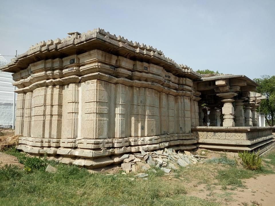 Kolanupaka Jain Temple景点图片