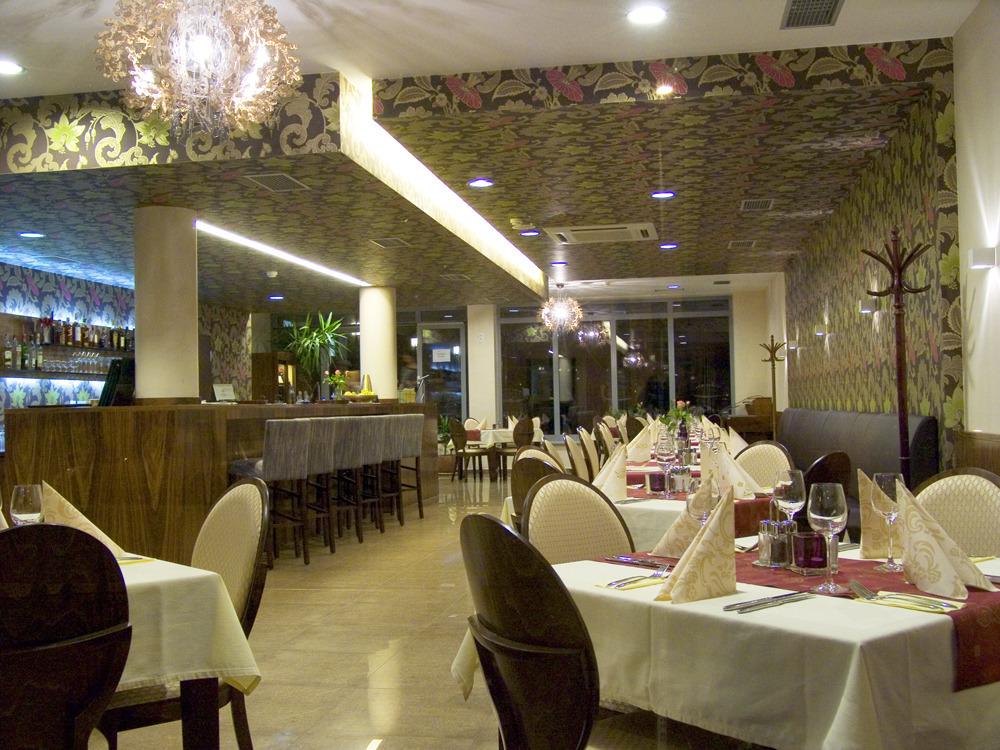 Hotel Eminent-餐饮