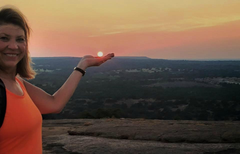 Enchanted Rock Fissure-弗雷德里克斯堡必去景点