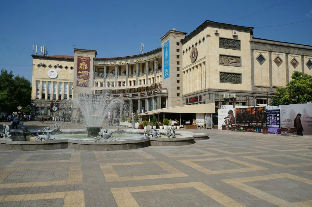 Charles Aznavour Square-埃里温必去景点