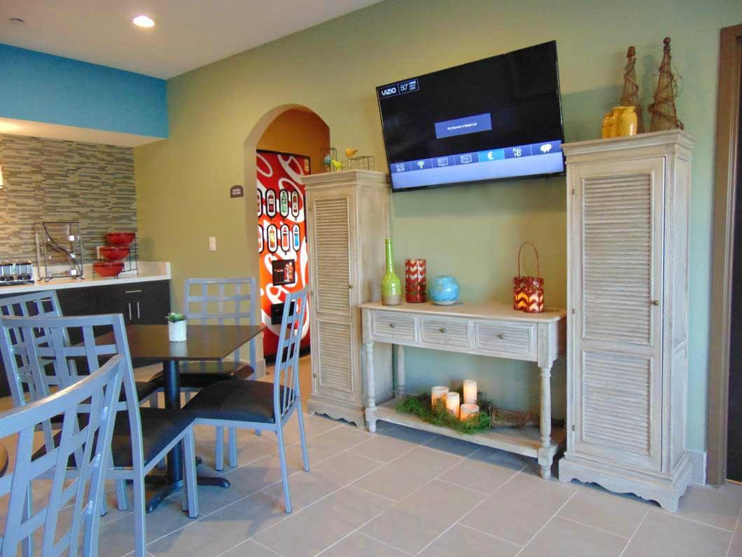 Moulton Inn & Suites By OYO Near Shiner TX主图