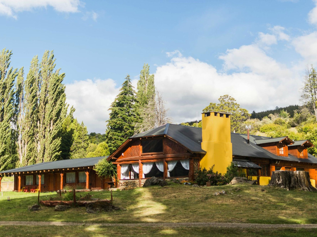 Cholila酒店住宿-Valle del Carrileufu Hotel de Campo