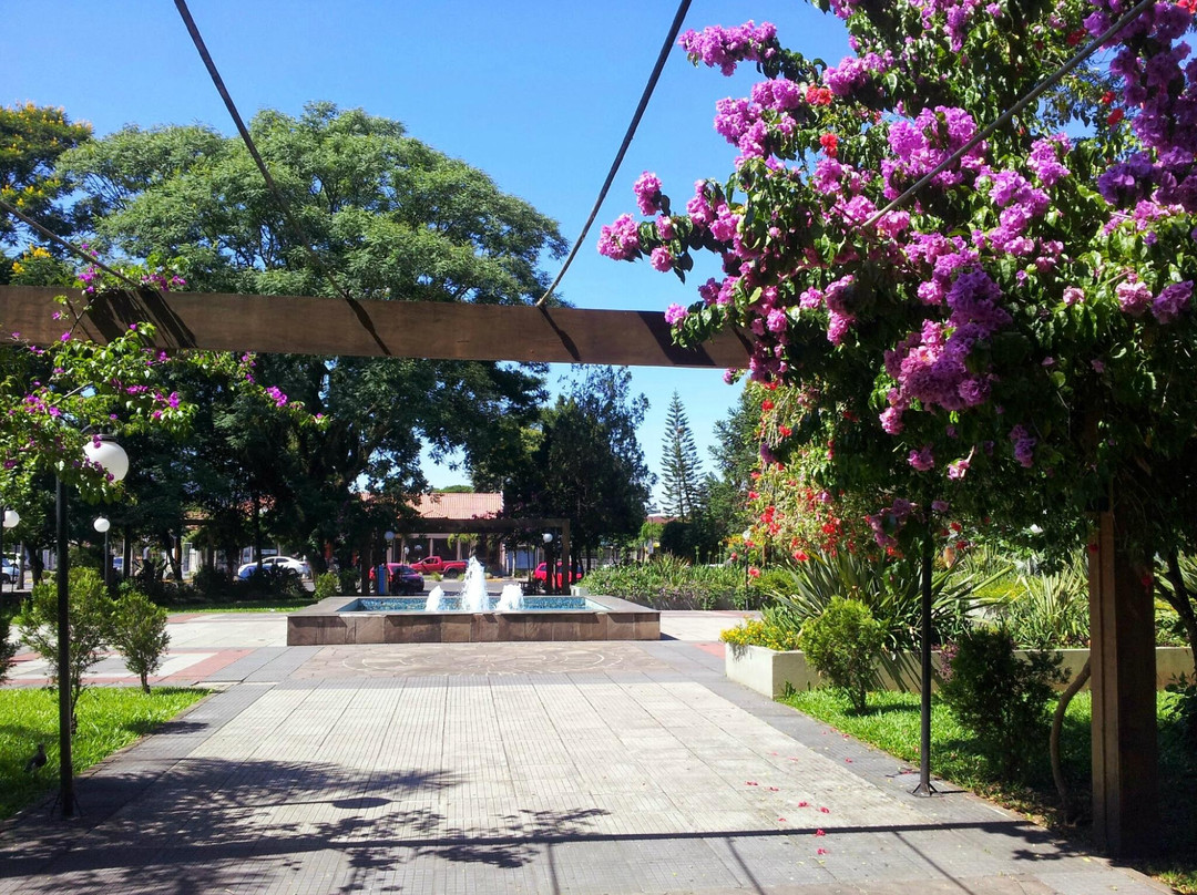 Praça Affonso Saul-Tres Coroas必去景点