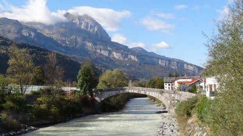 萨朗什旅游景点-Vieux Pont de Saint Martin