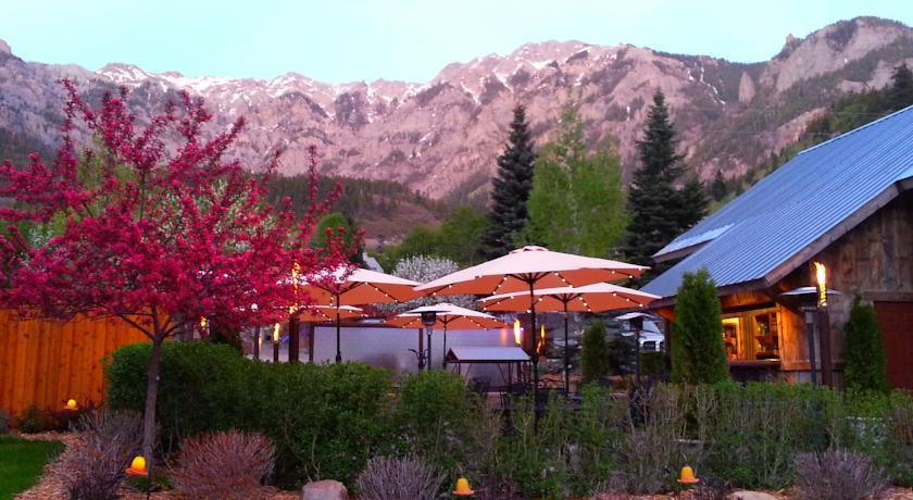 Mineshaft Bar, Restaurant, and Pizzeria