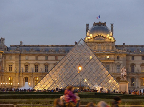 罗浮宫-巴黎必去景点
