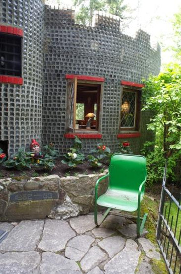 Glass Bottle House-不列颠哥伦比亚省必去景点