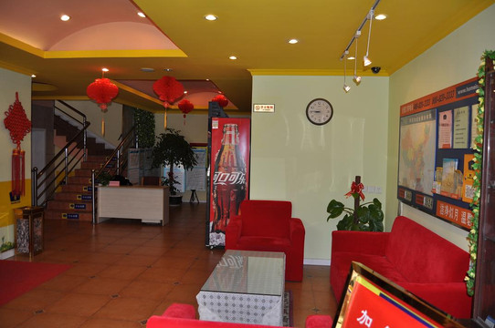 艾曼酒店（三牌楼大街虹桥地铁站店）主图