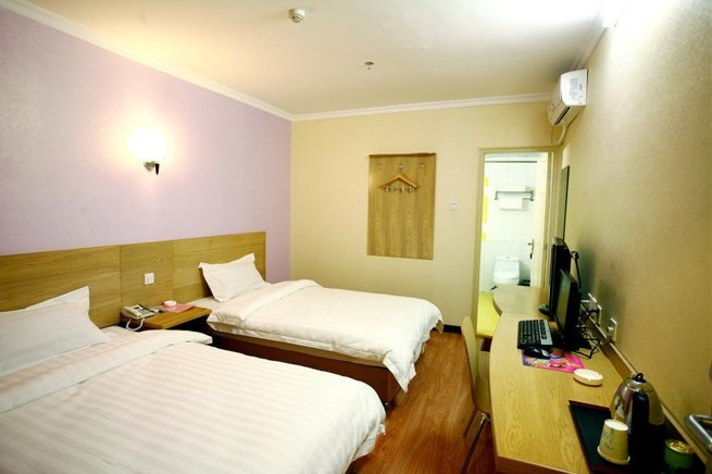 酒泉派酒店时代广场店主图