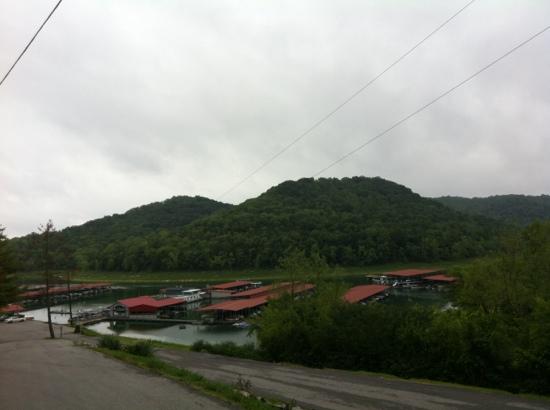 Center Hill Marina and Yacht Club-客卧