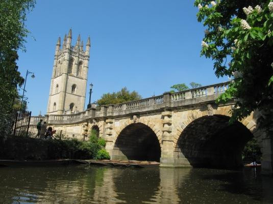 Magdalen Bridge Boathouse - Punting Tours-牛津必去景点