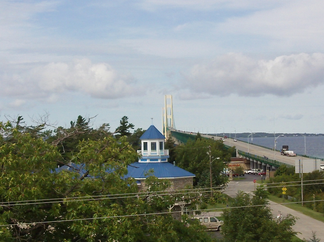 Mackinac Bridge景点图片