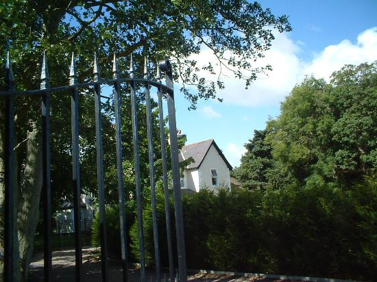 Ballymullan House主图
