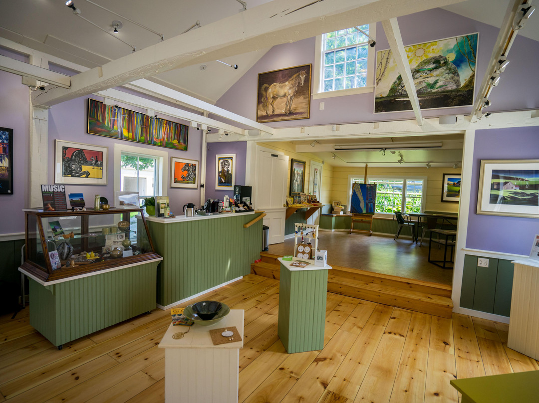 Village Green Gallery-Weston必去景点