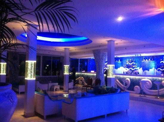 Reef Restaurant and Lounge Bar