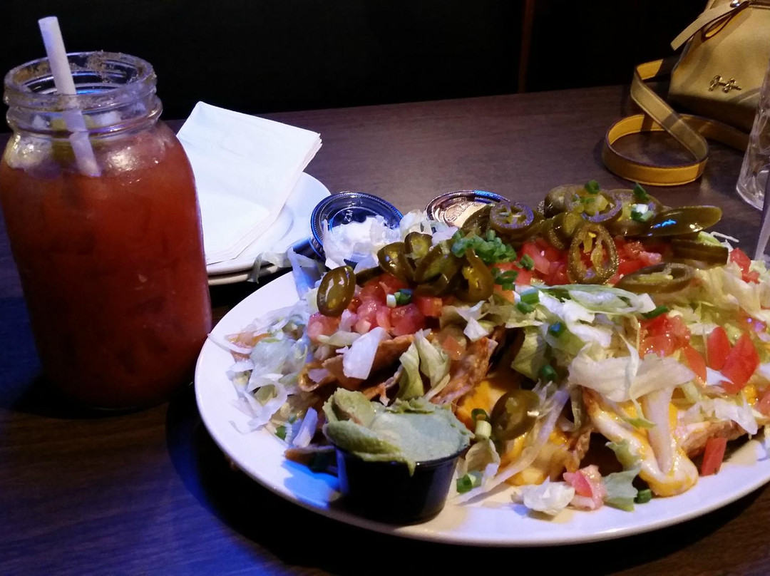 West Chicago餐馆和美食-Hawthorne's Backyard Bar and Grill