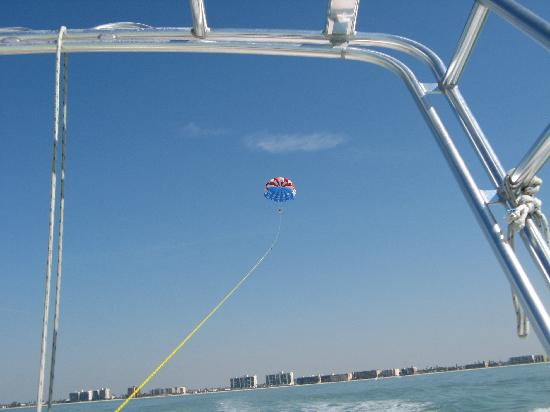Eagle Parasail景点图片