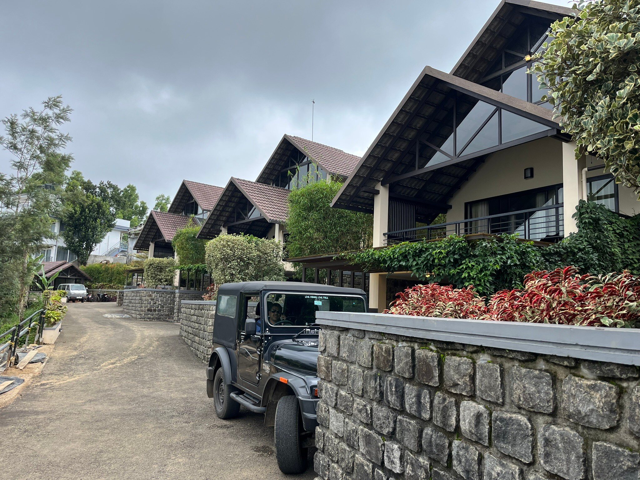 松树超越酒店-官方