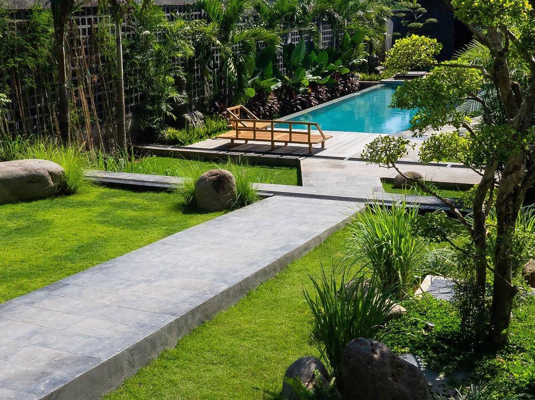 The Wrong Gym-佩惹勒南必去景点